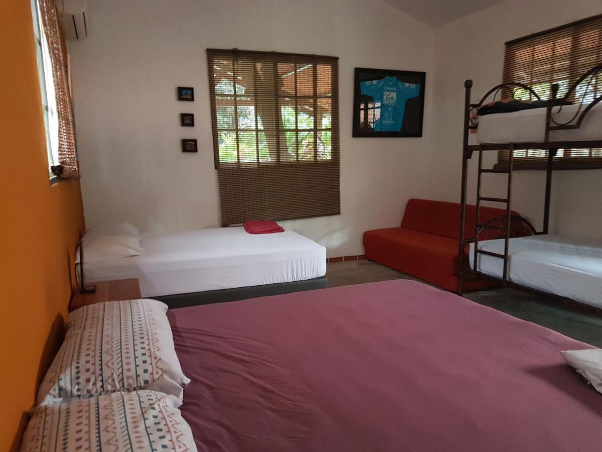 The Blue House Panama Guest House ชาเม ภายนอก รูปภาพ